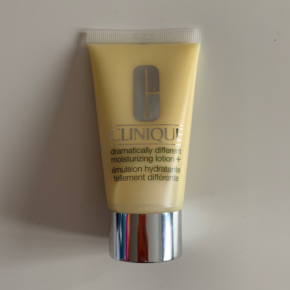 Clinique moisturizing lotion - NEW